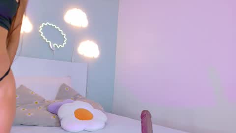   online show from 5, 12, 2025