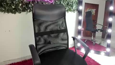 samantaortiz_ online show from 17, 11, 2025