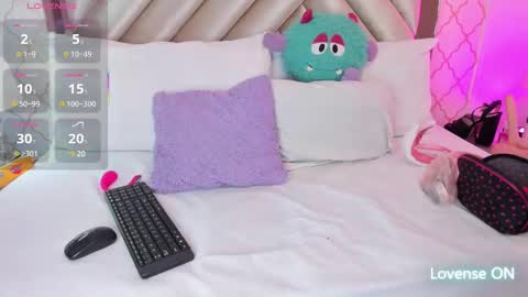 Snapshot of samantha_duque11 chatting on 1, 3, 2025 Samantha online show from 1, 3, 2025