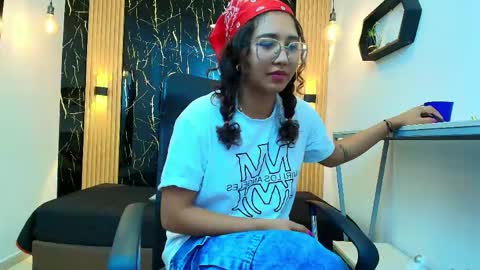    online show from 15, 4, 2026