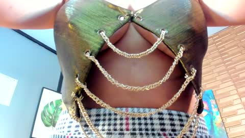 samantha_milfs online show from 29, 1, 2025