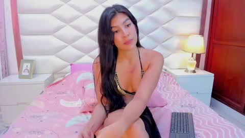 Sweet Samantha   online show from 27, 10, 2025