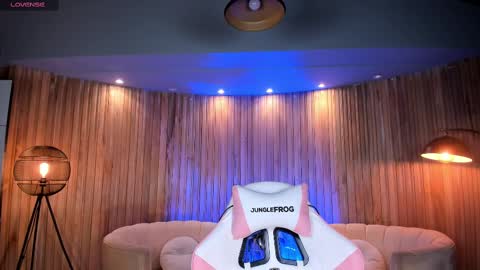 Samantha Klein online show from 19, 2, 2025