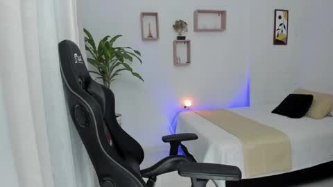 Samantha samy online show from 20, 12, 2024