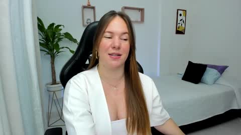 Samantha samy online show from 1, 3, 2025