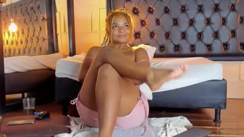 Alejandra  online show from 4, 3, 2025