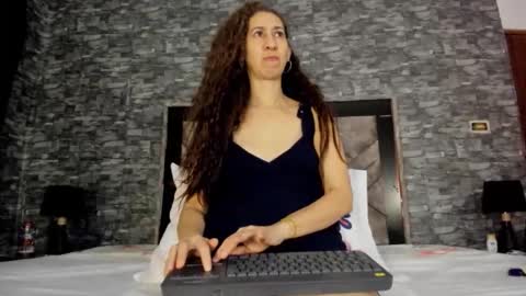 Snapshot of samanttamilf chatting on 7, 6, 2026 samanttamilf online show from 7, 6, 2026