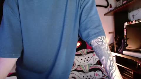 Snapshot of samantx chatting on 5, 1, 2025 lil sam online show from 5, 1, 2025