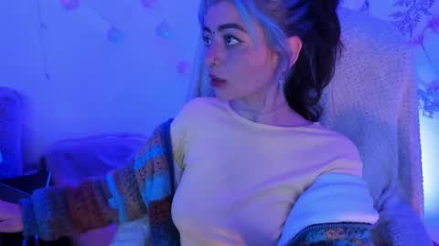 Snapshot of sammysammy_ chatting on 7, 3, 2025   online show from 7, 3, 2025