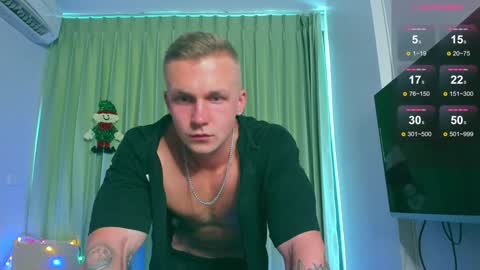 Snapshot of samuel_andrew chatting on 19, 12, 2024 Samuel online show from 19, 12, 2024