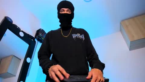   online show from 9, 9, 2025