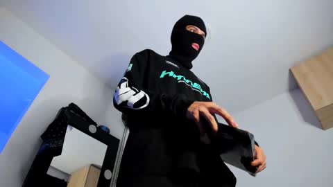   online show from 19, 11, 2025