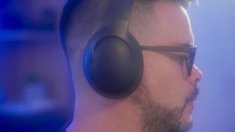 Sanders online show from 11, 4, 2026