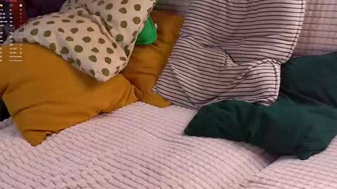 Snapshot of sandili chatting on 2, 3, 2026 Isabel but you can call me Bella online show from 2, 3, 2026