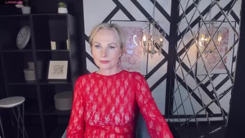 Sandra online show from 3, 2, 2025