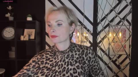 Sandra online show from 12, 2, 2025