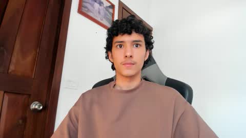 santi_twink19 online show from 21, 12, 2025