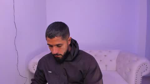 santiago_huntt online show from 27, 12, 2024