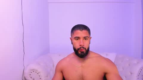 santiago_huntt online show from 18, 1, 2025