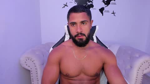 santiago_huntt online show from 18, 9, 2025