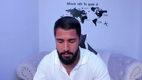 santiago_huntt online show from 4, 10, 2025