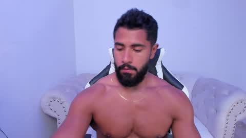 santiago_huntt online show from 8, 11, 2025