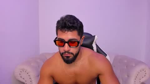 santiago_huntt online show from 14, 3, 2026