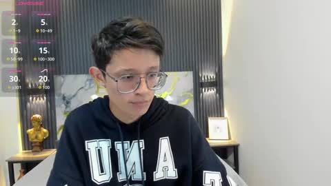 santiago_russo18 online show from 9, 10, 2025