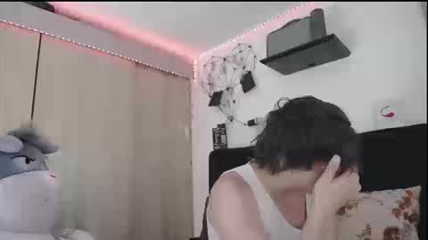 Santii online show from 4, 3, 2026