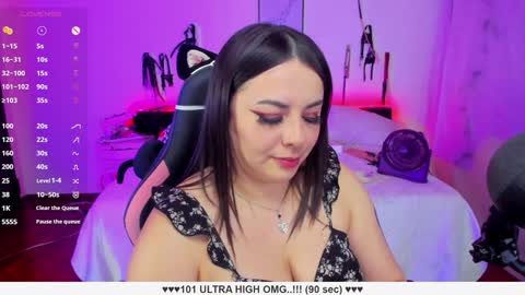 Snapshot of santos_liah chatting on 7, 12, 2024 Liah Santos online show from 7, 12, 2024