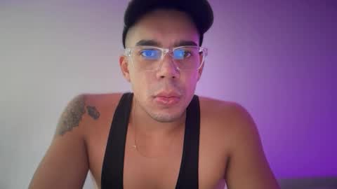 santoxxxkinney online show from 1, 2, 2026