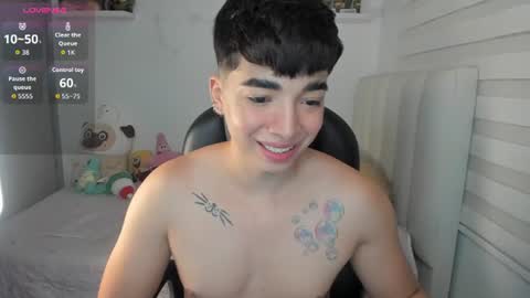 Snapshot of santy7u7 chatting on 7, 7, 2026 Mr. Santiago online show from 7, 7, 2026
