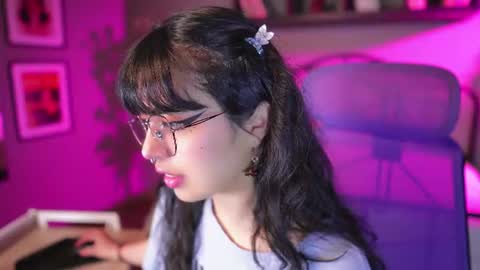 saphyralux online show from 10, 7, 2026