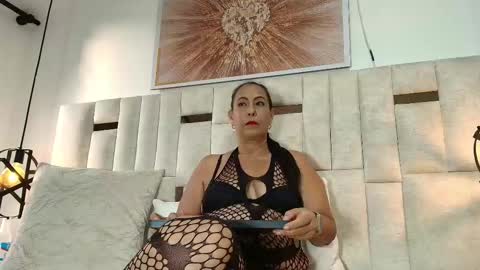 Snapshot of sara_bigass__ chatting on 14, 12, 2025 sara online show from 14, 12, 2025