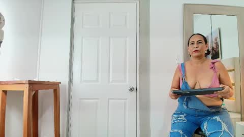 Snapshot of sara_bigass__ chatting on 22, 12, 2025 sara online show from 22, 12, 2025