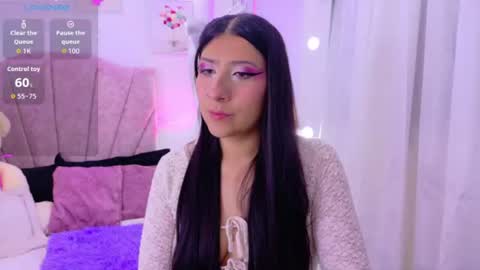 Snapshot of sara_blum_ chatting on 10, 7, 2026 SARA online show from 10, 7, 2026