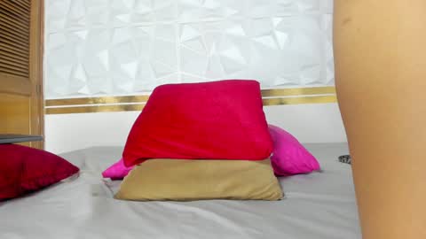 Sara Collins online show from 5, 2, 2025