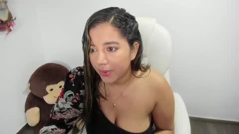 Snapshot of sara_lizcano chatting on 4, 1, 2025 sarah LIZCANO....... online show from 4, 1, 2025