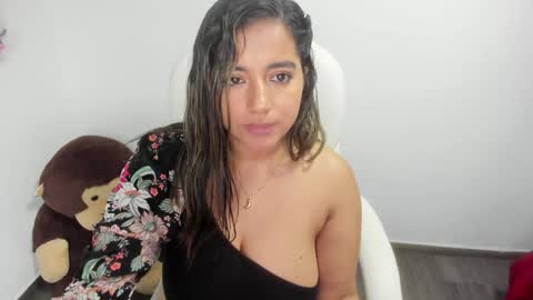 Snapshot of sara_lizcano chatting on 4, 1, 2025 sarah LIZCANO....... online show from 4, 1, 2025
