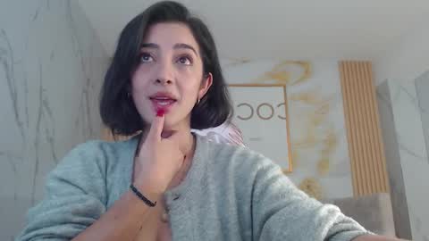 Snapshot of sara_lopez_s chatting on 2, 10, 2025 Sara online show from 2, 10, 2025