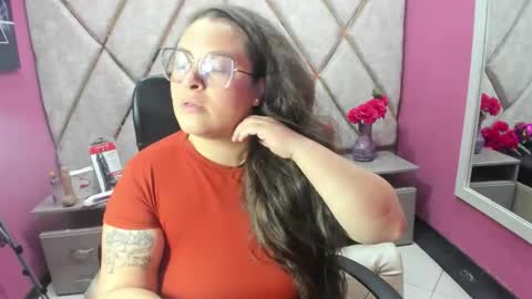 sara_thonson_ online show from 9, 4, 2026