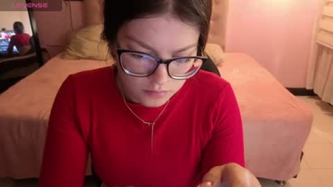 Snapshot of sara_valderrama_ chatting on 4, 7, 2026 sara_valderrama_ online show from 4, 7, 2026