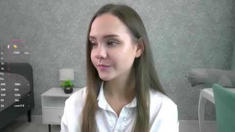 Snapshot of sara_whooops chatting on 30, 10, 2025 Im Sara online show from 30, 10, 2025