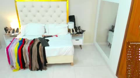 Saraa Gomez online show from 4, 3, 2025