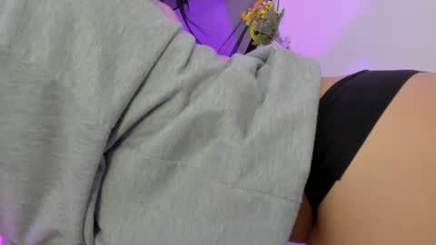 Sarah Ramirez online show from 27, 2, 2025