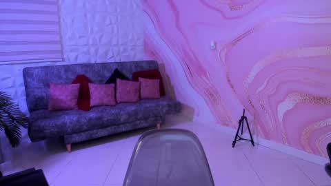 Snapshot of saraamills chatting on 26, 12, 2024 Sara online show from 26, 12, 2024