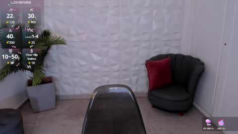 Snapshot of saraamills chatting on 14, 1, 2025 Sara online show from 14, 1, 2025