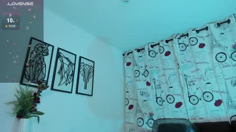 Snapshot of saraamills chatting on 27, 1, 2025 Sara online show from 27, 1, 2025