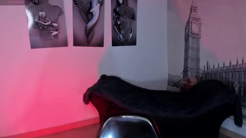 Snapshot of saraamills chatting on 5, 3, 2025 Sara online show from 5, 3, 2025