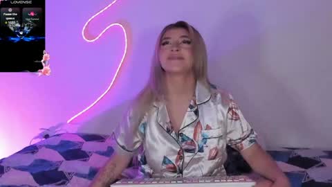 saradiazxxx online show from 25, 5, 2026